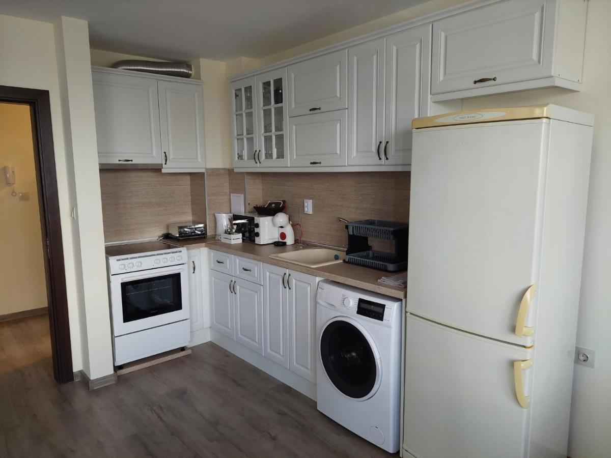 Апартаменти За Гости Делукс Burgas Exterior foto