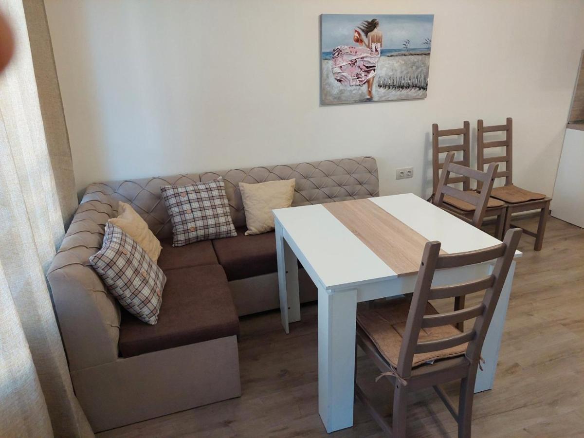 Апартаменти За Гости Делукс Burgas Exterior foto